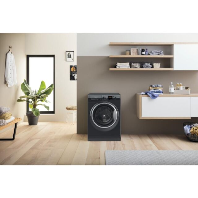 Hotpoint freestanding front loading washing machine: 10kg